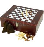 Gift wrap with chess sets of three wines + 12 wine devices